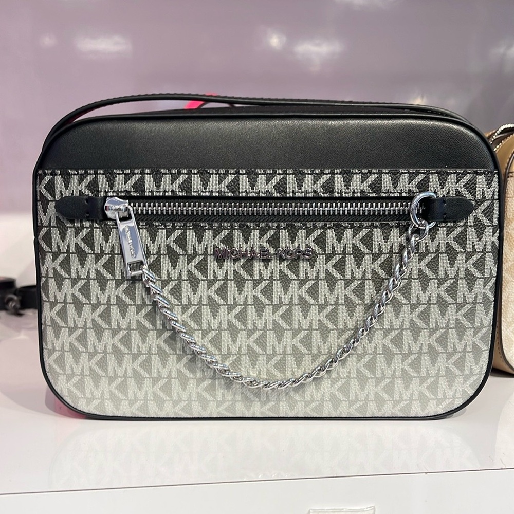 Michael Kors Jet Set Large Ombré Signature Logo EW Crossbody Body
Black 
NWT - Picture 6 of 15